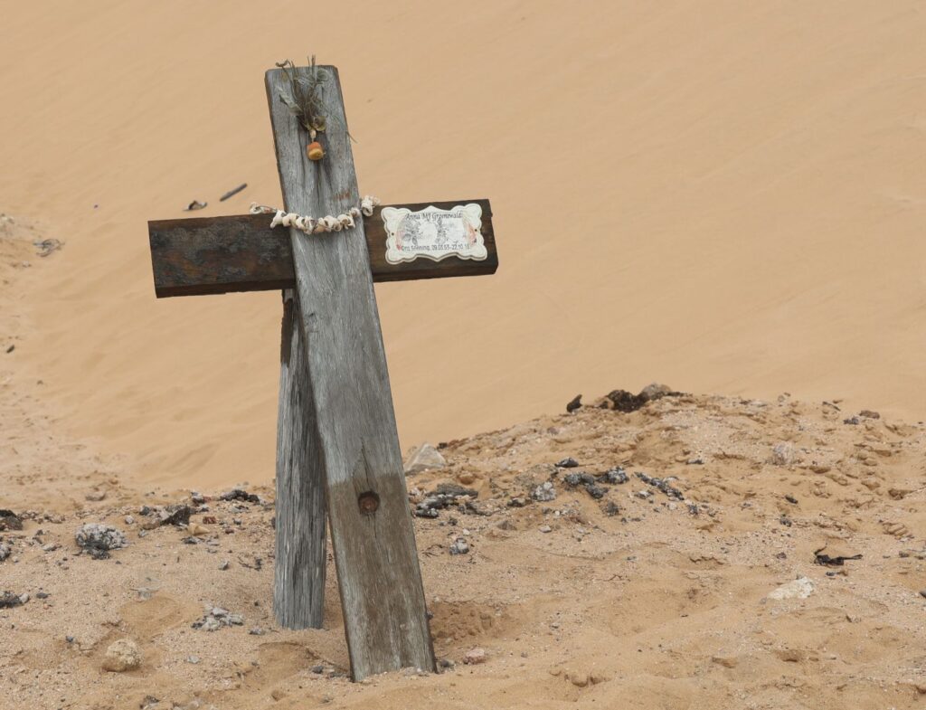 Grave in the desert