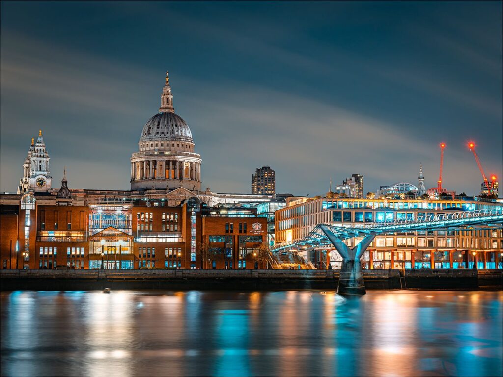 St Pauls on the Thames