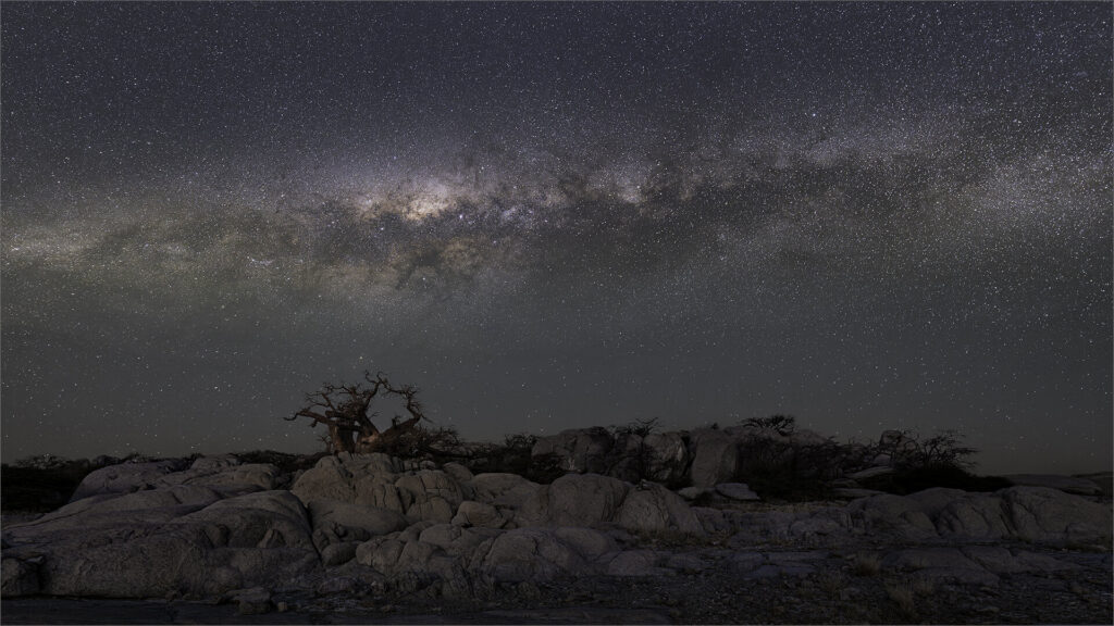 Kubu Under the Galaxy